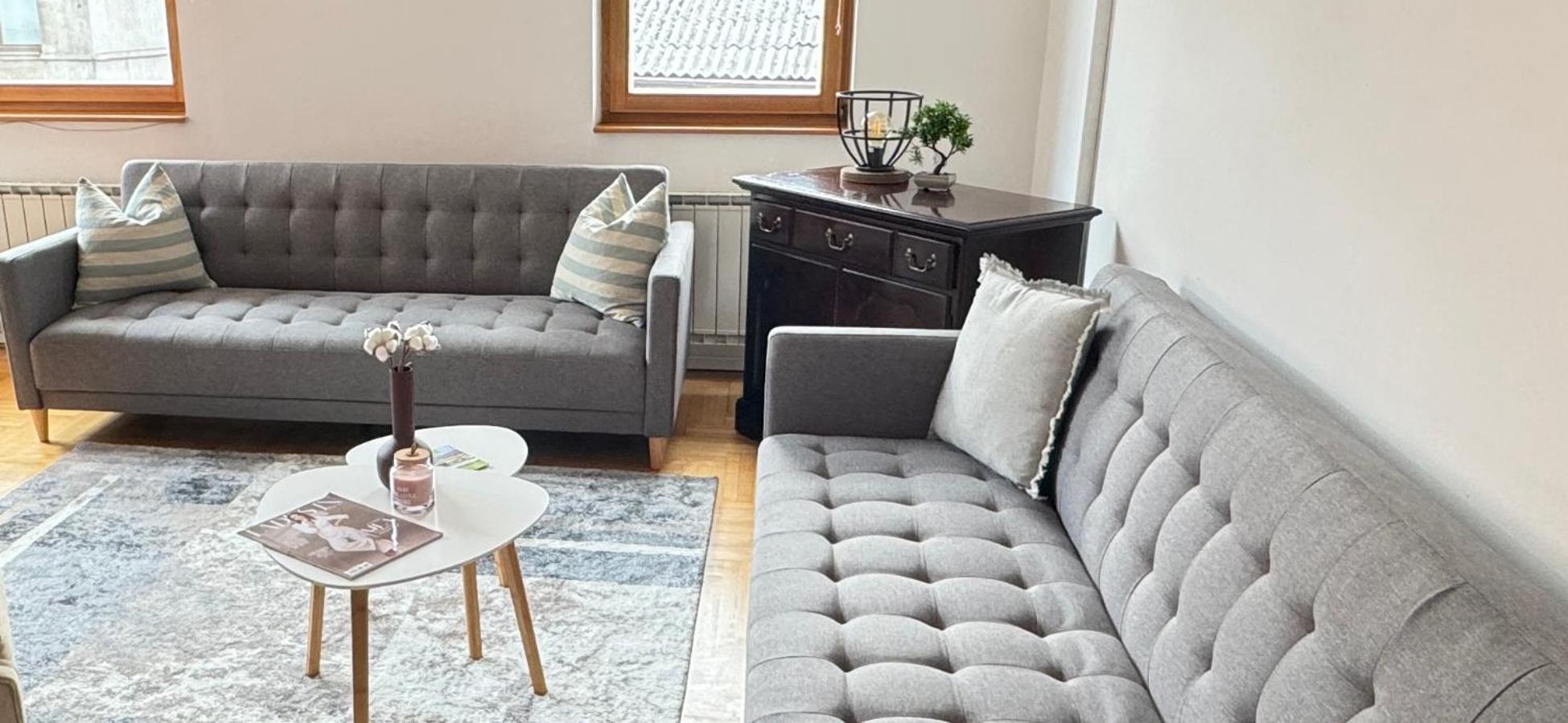 Latin Bridge - 2bdr, 80m2 In With Free Private Parking - Old Town Apartment SJJ