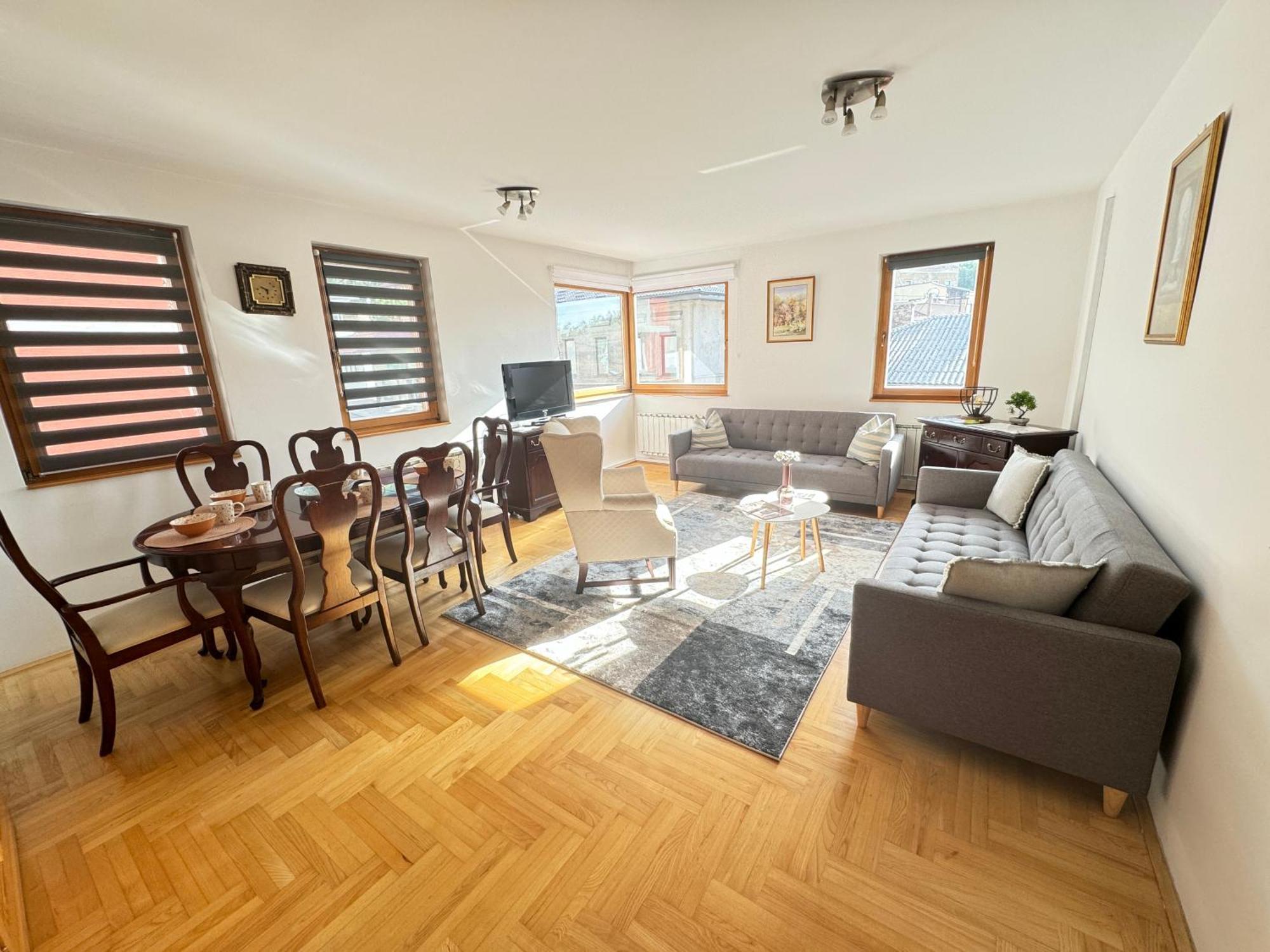 Apartment Latin Bridge - 2bdr, 80m2 In With Free Private Parking - Old Town SJJ
