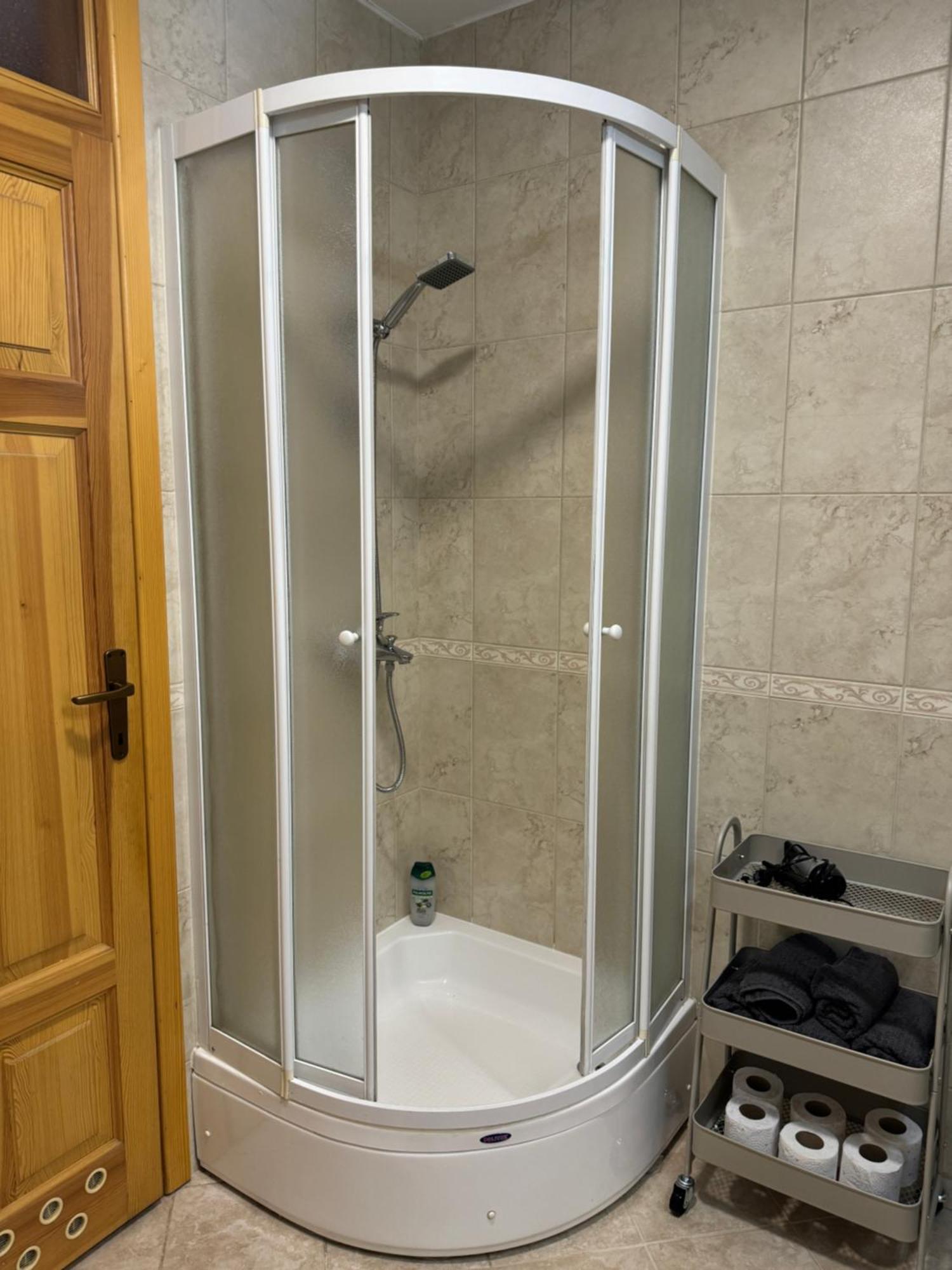 Latin Bridge - 2bdr, 80m2 In With Free Private Parking - Old Town Apartment *