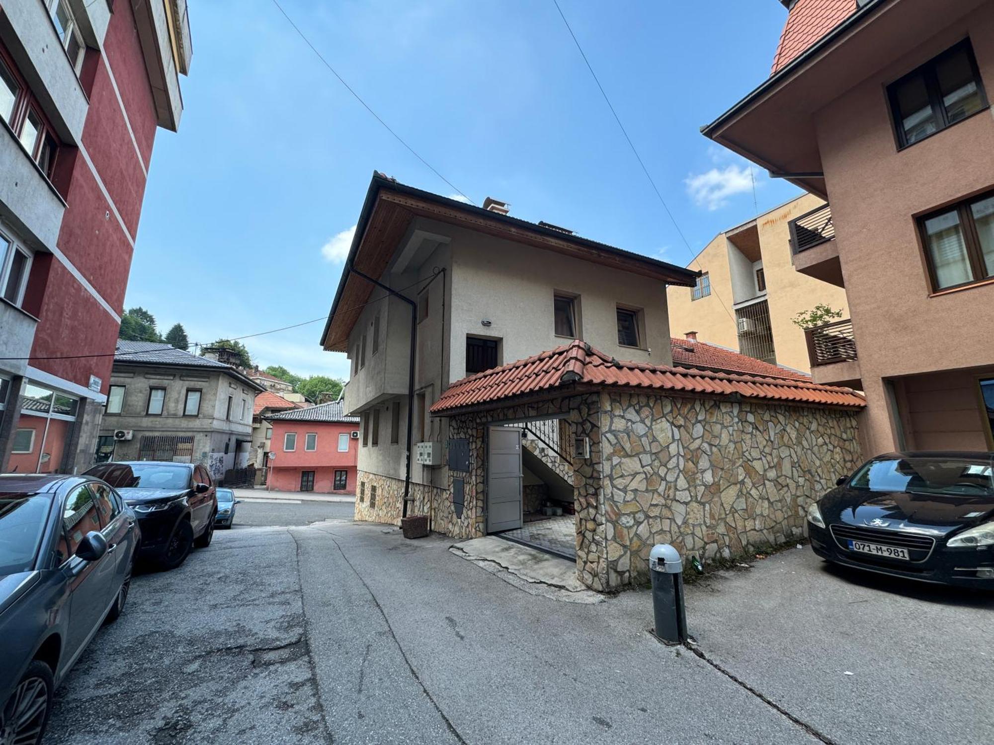 Latin Bridge - 2bdr, 80m2 In With Free Private Parking - Old Town SJJ
