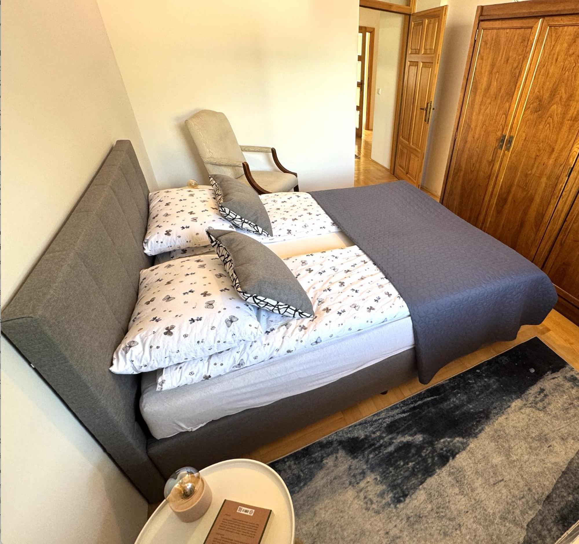 Latin Bridge - 2bdr, 80m2 In With Free Private Parking - Old Town SJJ