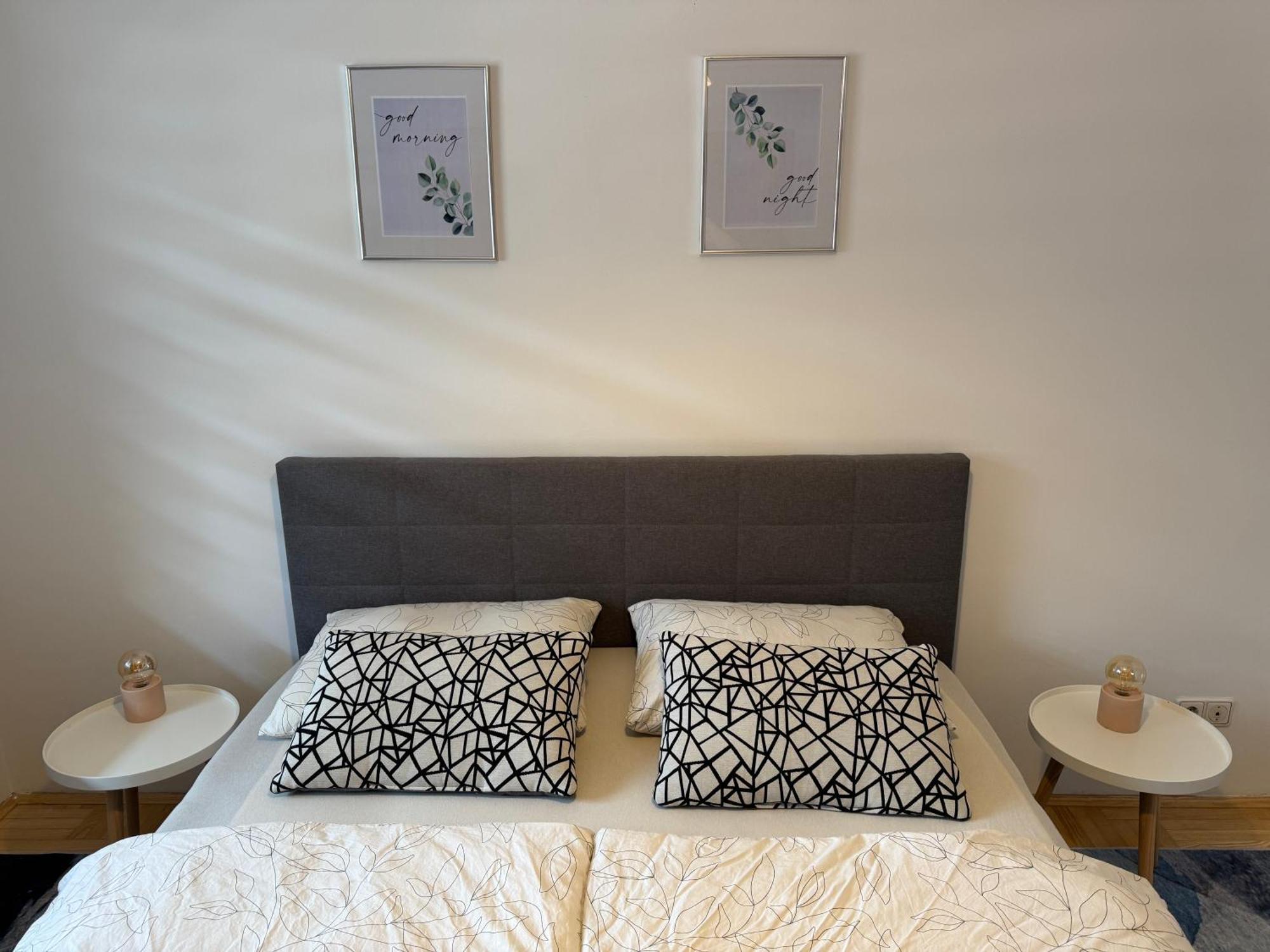 Latin Bridge - 2bdr, 80m2 In With Free Private Parking - Old Town *